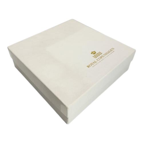 ROYAL COPENHAGEN (ロイヤル・コペンハーゲン) ボウル ブルーフルーテッド・ハーフレース