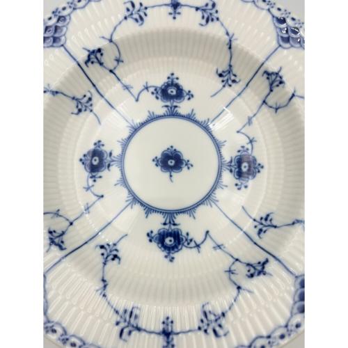 ROYAL COPENHAGEN (ロイヤル・コペンハーゲン) プレート 604 21cm ブルーフルーテッド・フルレース