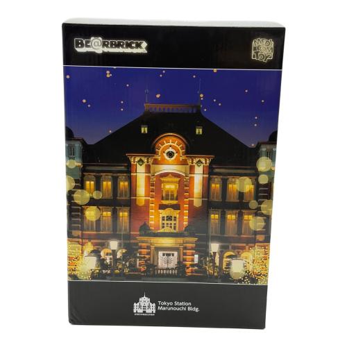 BEAR BRICK (ベアブリック) 東京駅丸ノ内駅舎モデル Light Up Ver.100% & 400% フィギュア