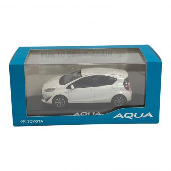 TOYOTA (トヨタ) AQUA ダイキャストカー ライムホワイトパールクリスタルシャイン