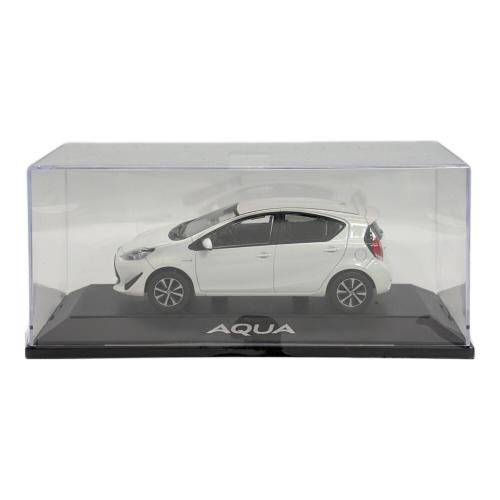 TOYOTA (トヨタ) AQUA ダイキャストカー ライムホワイトパールクリスタルシャイン