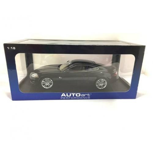AUTOart スケールカー Jaguar XK Coupe 1/18