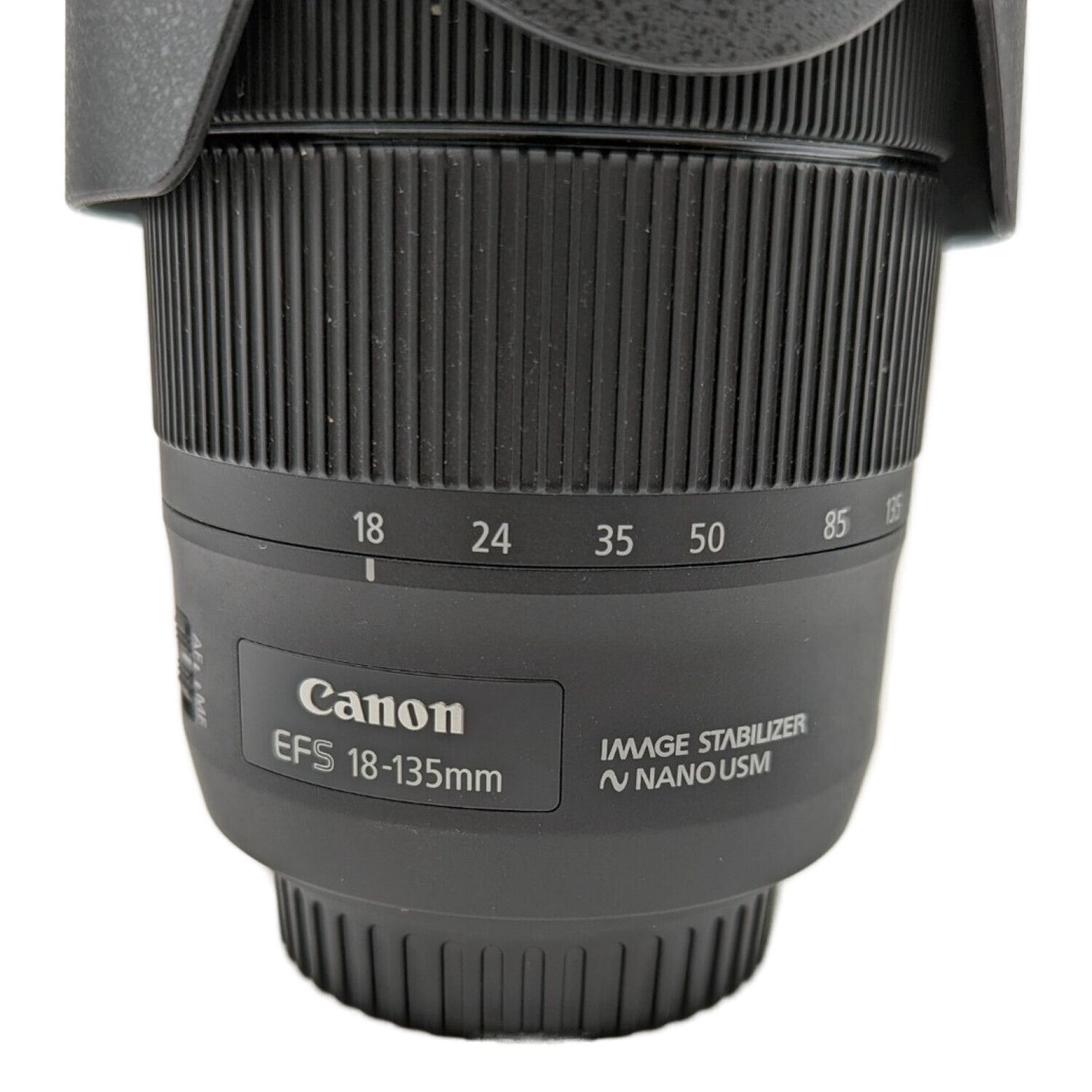 Canon レンズ EFS 18-135mm-