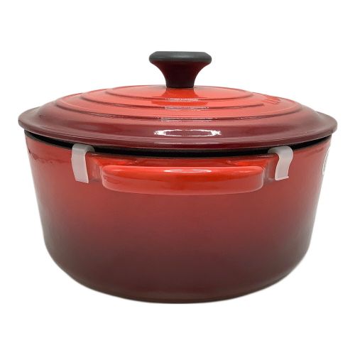 LE CREUSET (ルクルーゼ) シグニチャー ココット・ロンド チェリーレッド 22cm