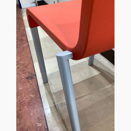 Vitra (ヴィトラ) スタッキングチェアー オレンジ  ゼロスリー