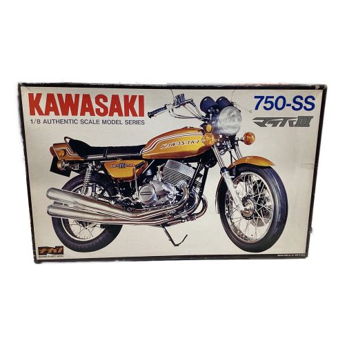 ナガノ プラモデル オートバイ ※箱ダメージ有 KAWASAKI 1/8 スケール 750-SS マッハⅢ