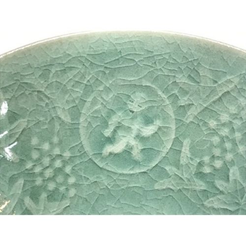 茶碗 未使用品 海剛 柳根　青磁陽刻　葡萄童子文
