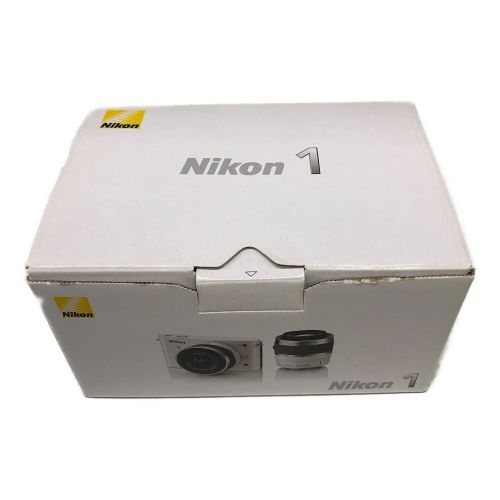 Nikon (ニコン) デジタル一眼レフカメラ J1 ダブルズームキット -