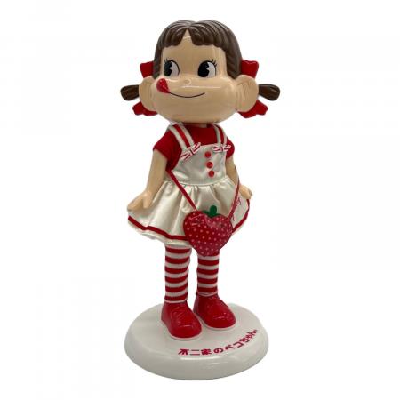 不二家　卓上ペコちゃん苺フェアバージョン　第1弾　箱折れてます 人形 2008 卓上ペコちゃん苺フェアバージョン 第1弾 外箱無し @ ペコ