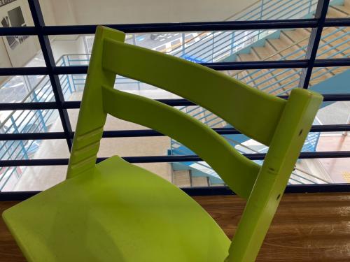 STOKKE (ストッケ) トリップトラップ 黄緑 1人掛け 木製｜トレファクONLINE