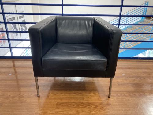 IKEA (イケア) 1人掛けソファー レザー　ブラック 廃盤品