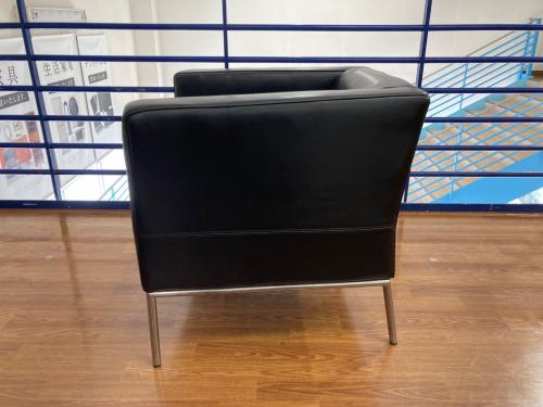 IKEA (イケア) 1人掛けソファー レザー　ブラック 廃盤品