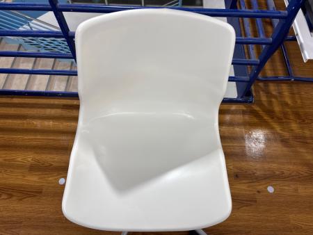IKEA (イケア) チェア ホワイト 廃盤品 1人掛け SNILLE｜トレファクONLINE