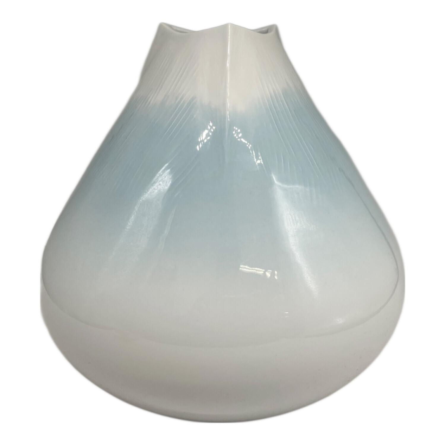 奥川俊右衛門 (オクガワシュンエモン) 花瓶 富士山 白磁｜トレファクONLINE