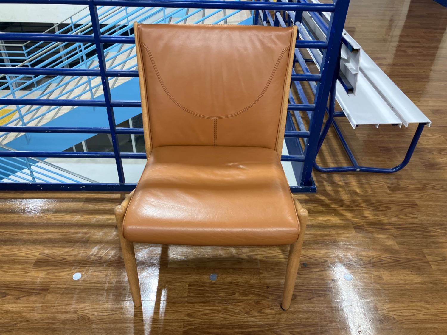 nac!カフェ倒産品conde house 木製ダイニングチェア オレンジ CONDE HOUSE (カンディハウス) ダイニングチェアー オレンジ