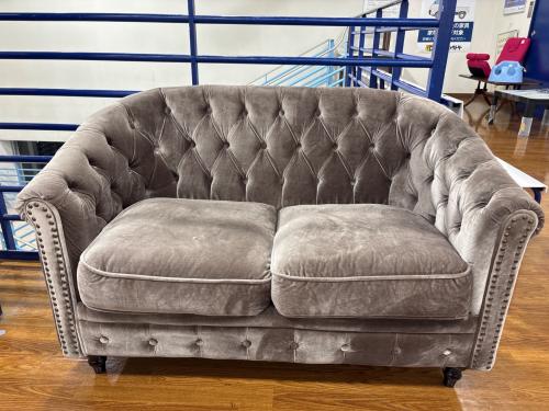 VINCENT (ヴィンセント) チェスターフィールドソファ ベージュ ● 2人掛け ファブリック