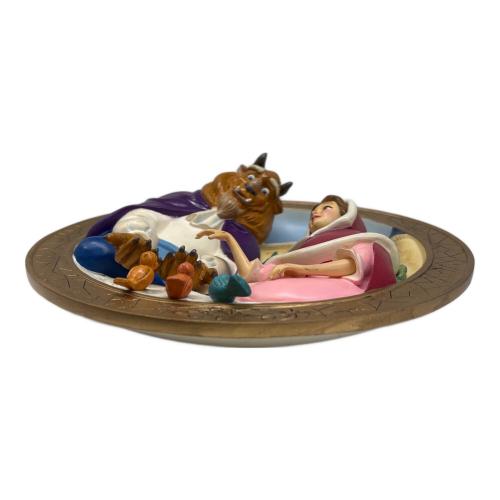 Disney STORE (ディズニーストア) プレート ONE COLLECTIBLE RELIEF PLATE 美女と野獣(雪の中) 4378/5000