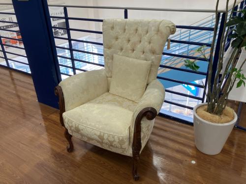 ロココ調ハイバックチェア ホワイト×ブラウン