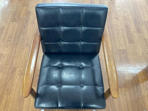 カリモク60 (カリモクロクマル) 1人掛けソファー ブラック Kチェア