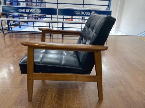 カリモク60 (カリモクロクマル) 1人掛けソファー ブラック Kチェア