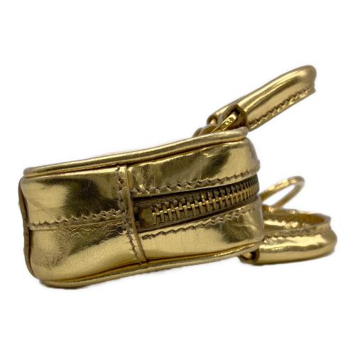 PRADA (プラダ) チャーム ハンドバッグモチーフ @ Π ゴールド