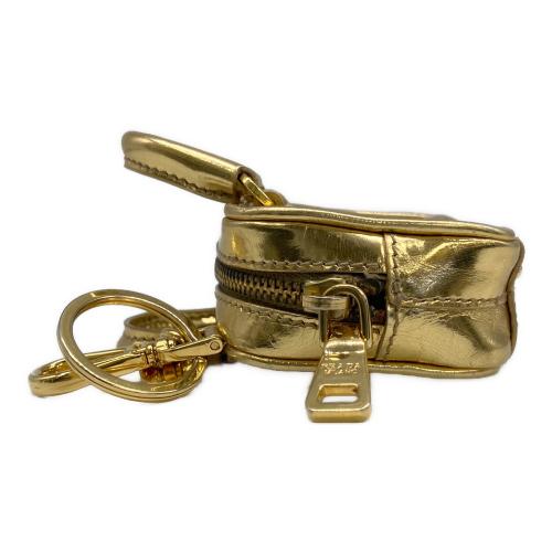 PRADA (プラダ) チャーム ハンドバッグモチーフ @ Π ゴールド