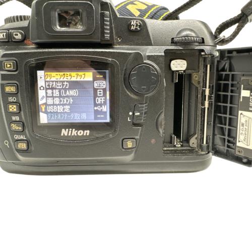 Nikon (ニコン) デジタル一眼レフカメラ D70