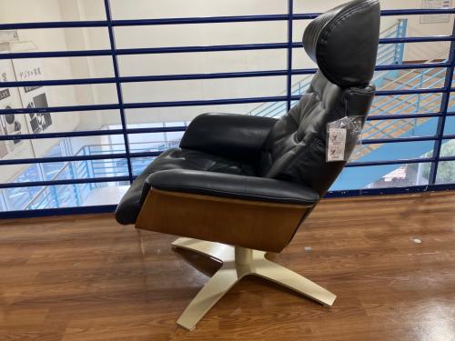 ニトリ パーソナルチェア オットマン付 ブラック MARSHAL