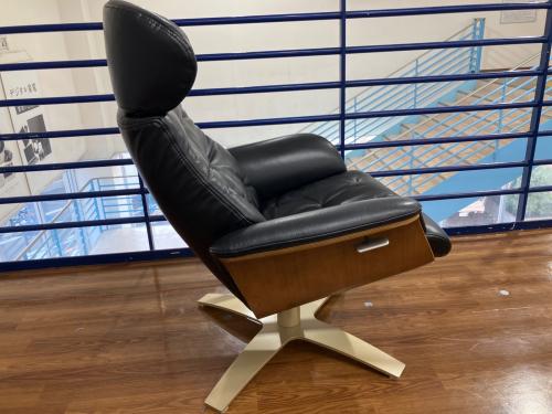 ニトリ パーソナルチェア オットマン付 ブラック MARSHAL