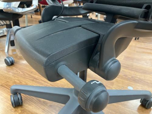 Herman Miller (ハーマンミラー) ワークチェアー AER1B22PW アーロンチェア  221 ブラック リマスタード/ライトモデル