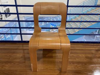 Stilwood ダイニングチェアー 42 ブラウン Esse