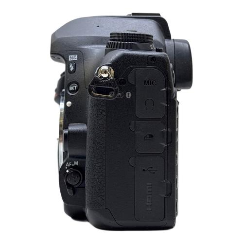Nikon (ニコン) デジタル一眼レフカメラボディ D780 底面ひび割れ・塗装剥げ・小傷有