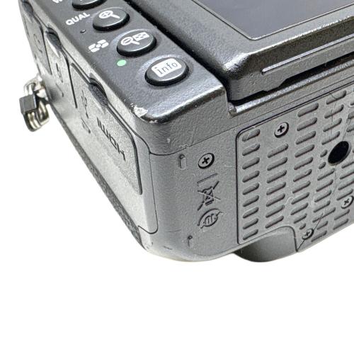 Nikon (ニコン) デジタル一眼レフカメラボディ D780 底面ひび割れ・塗装剥げ・小傷有