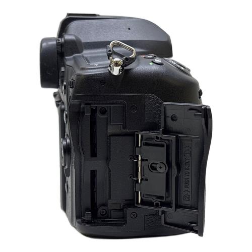 Nikon (ニコン) デジタル一眼レフカメラボディ D780 底面ひび割れ・塗装剥げ・小傷有