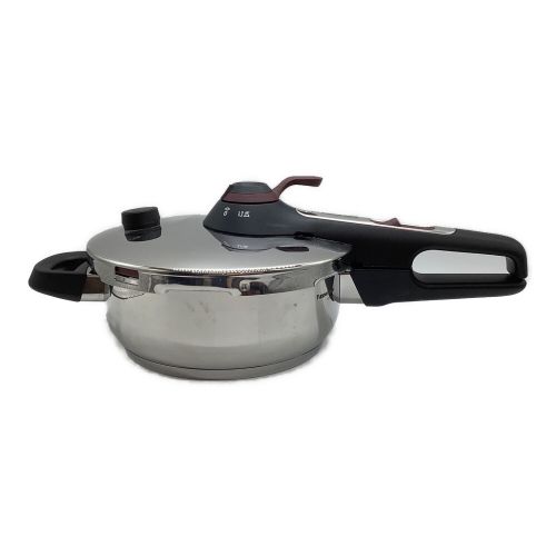 Tupperware (タッパーウェア) 圧力鍋 ヨゴレ有 3.2L PSCマーク(圧力鍋 