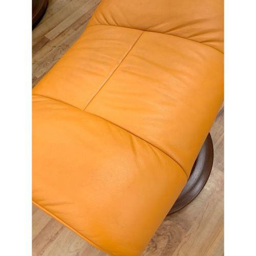 Ekornes (エコーネス) ストレスレスチェアー オレンジ オットマン付き