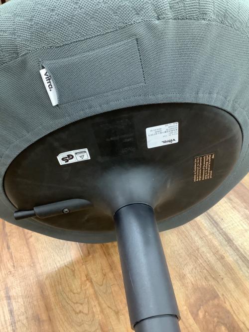 Vitra (ヴィトラ) ピボットチェア グレー