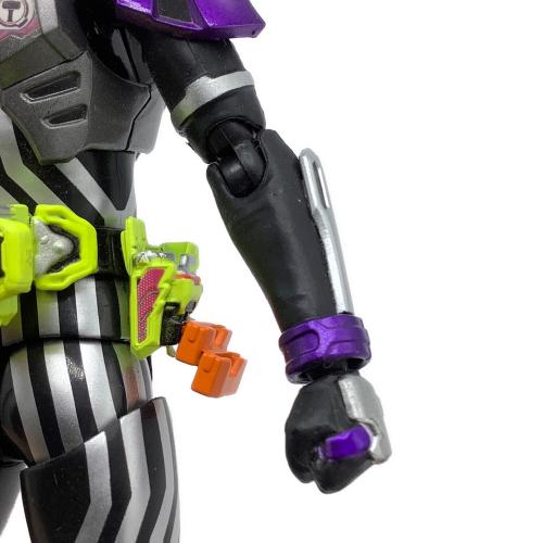 S.H.Figuarts (エスエイチフィギュアーツ) フィギュア 仮面ライダーゲンム アクションゲーマー レベル0
