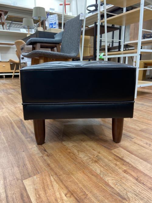 カリモク60 (カリモクロクマル) オットマン ブラック 1人掛け