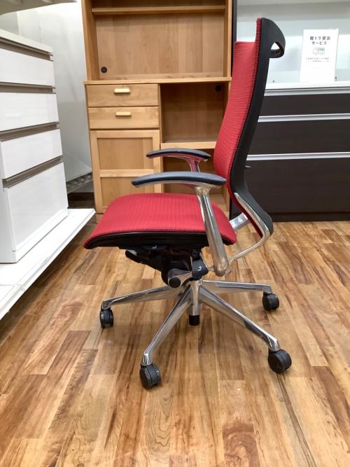 オカムラ オフィスチェア レッド Baron