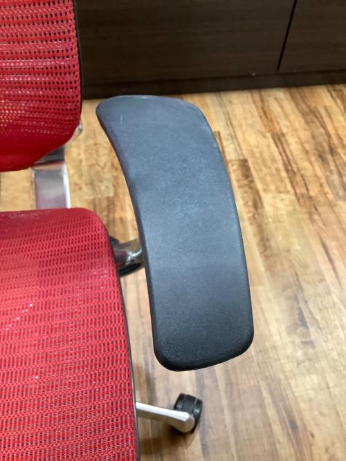 オカムラ オフィスチェア レッド Baron