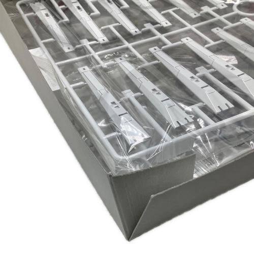 BANDAI (バンダイ) ガンプラ RG 1/144 νガンダム[チタニウムフィニッシュ] プラモデル (ガンダムベース限定)