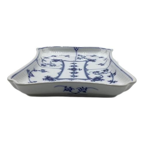 ROYAL COPENHAGEN (ロイヤル・コペンハーゲン) スクエアプレート ブルーフルーテッド・プレイン