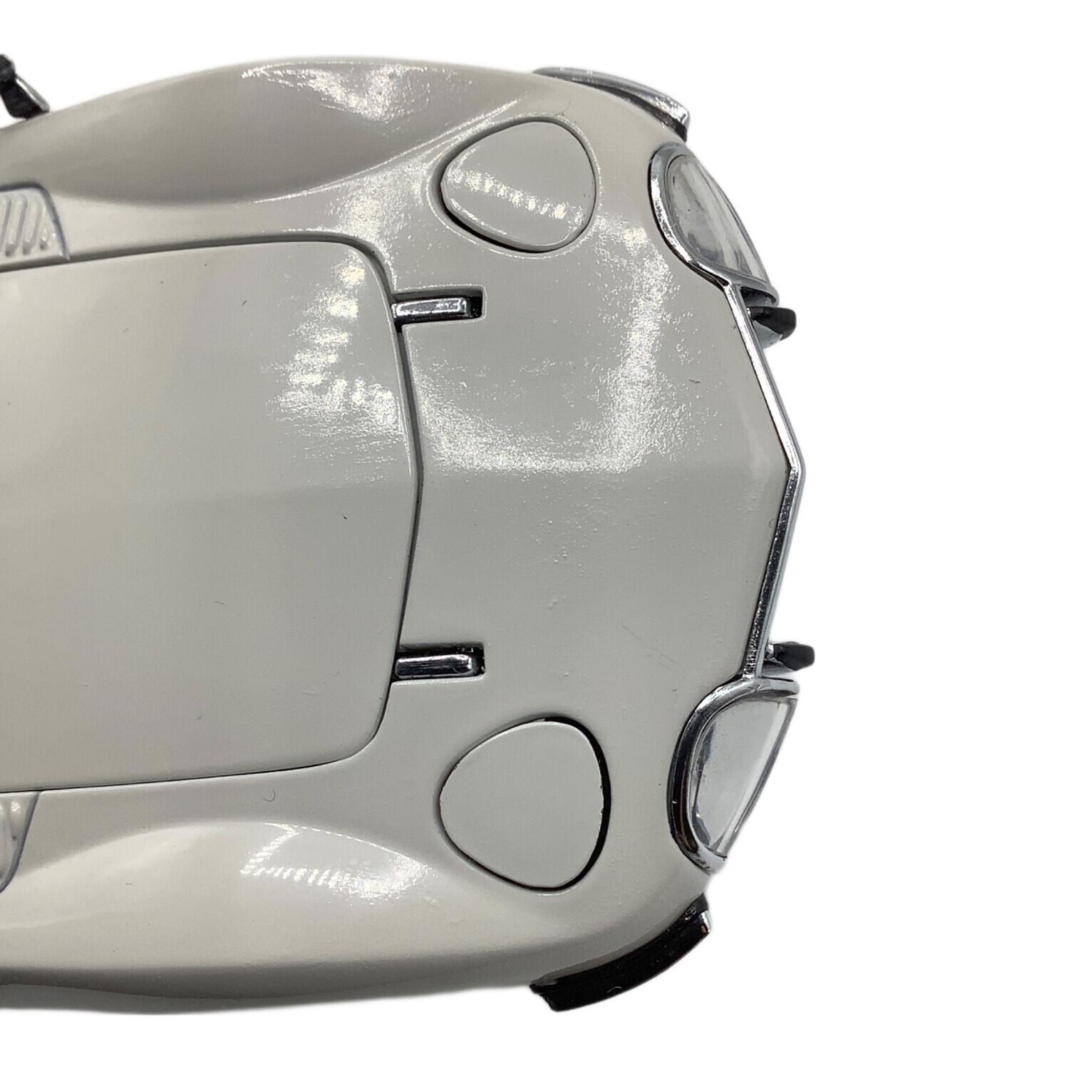 EBBRO (エブロ) モデルカー 1/24 TOYOTA 2000GT(ホワイト)｜トレファク