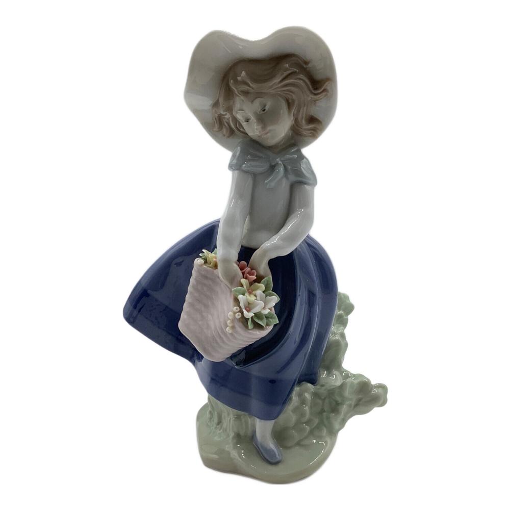 LLADRO (リヤドロ) フィギュリン きれいな花ばかり｜トレファクONLINE