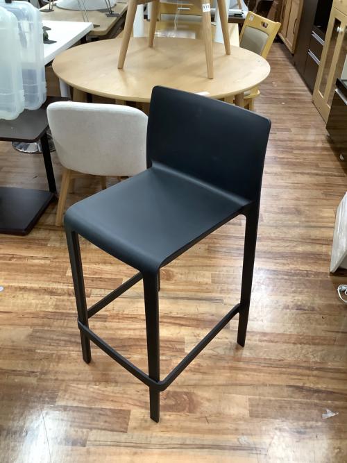 VOLT スツール ブラック