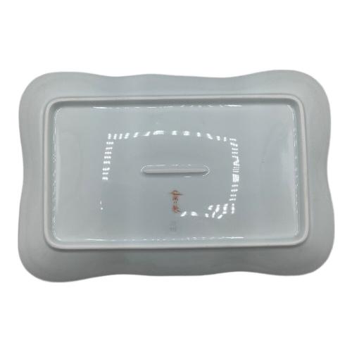 深川製磁 (フカガワセイジ) 角盛皿 寿赤絵