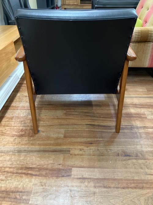 カリモク60 (カリモクロクマル) Ｋチェア ブラック 1人掛け