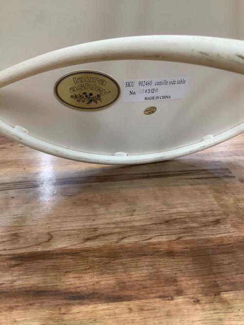 LAURA ASHLEY (ローラ アシュレイ) サイドテーブル アンティーク調 ホワイト camile side table
