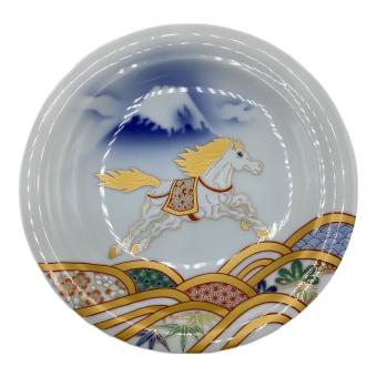 深川製磁 (フカガワセイジ) 縁起皿 『午』 天翔る白馬に吉祥波